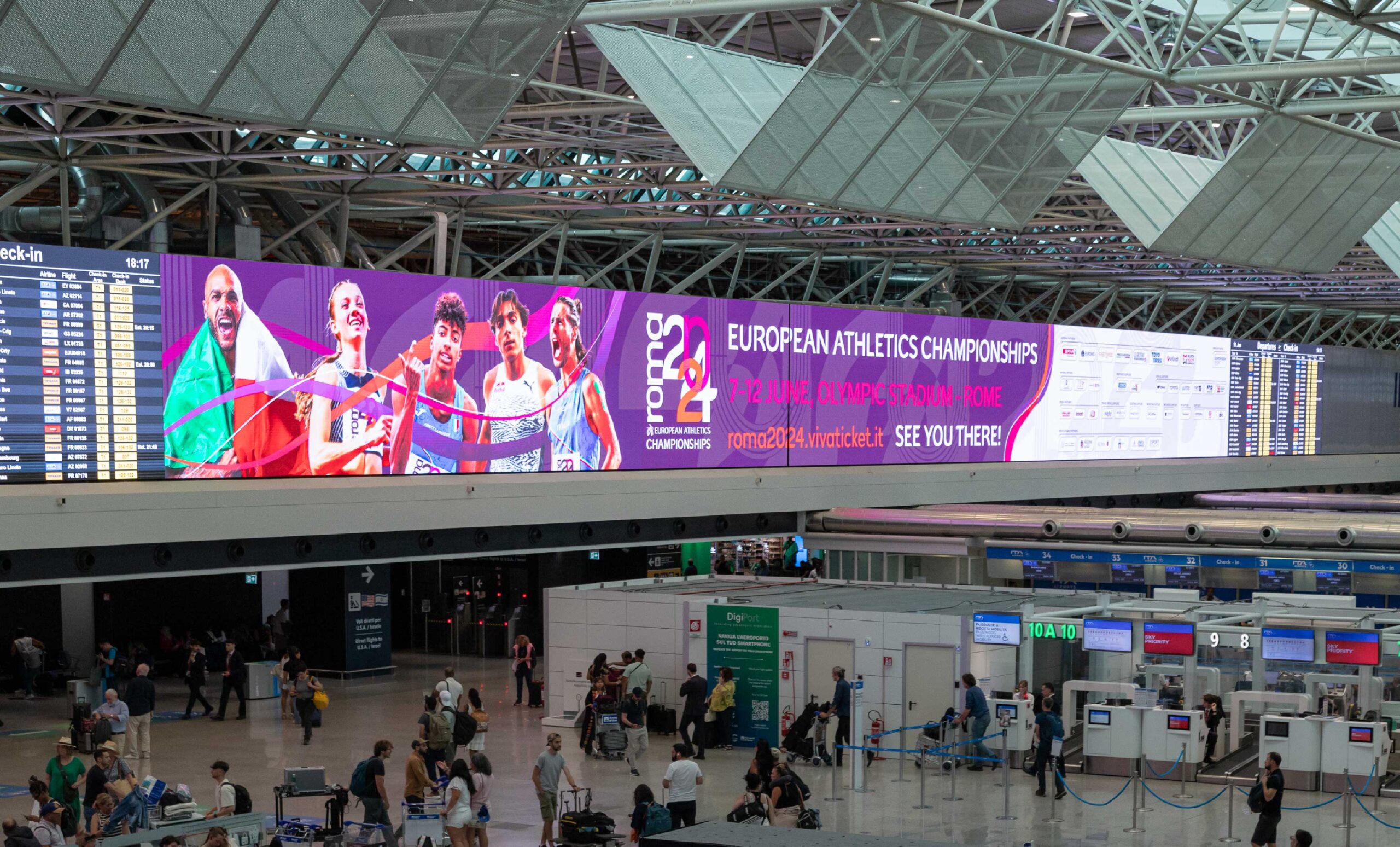 Maxi ledwall in aeroporto sopra il check-in: massima visibilità e forte impatto sugli alti flussi di viaggiatori.